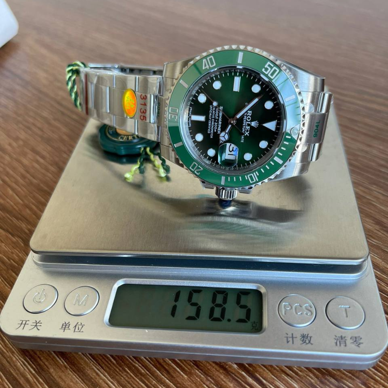 Rolex Submariner Green Dial “Hulk” 40mm