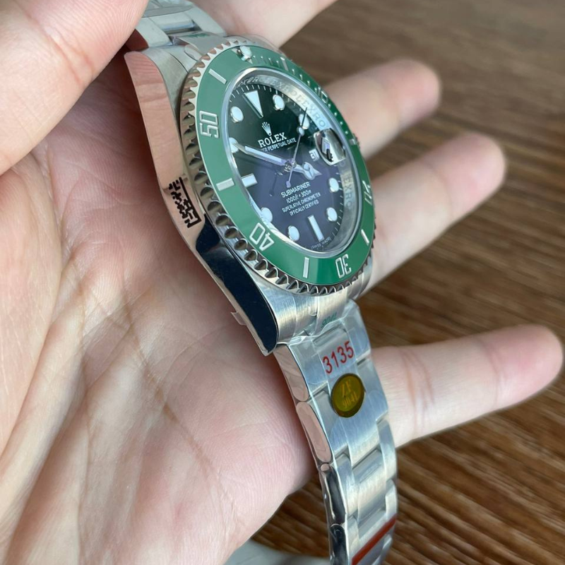 Rolex Submariner Green Dial “Hulk” 40mm