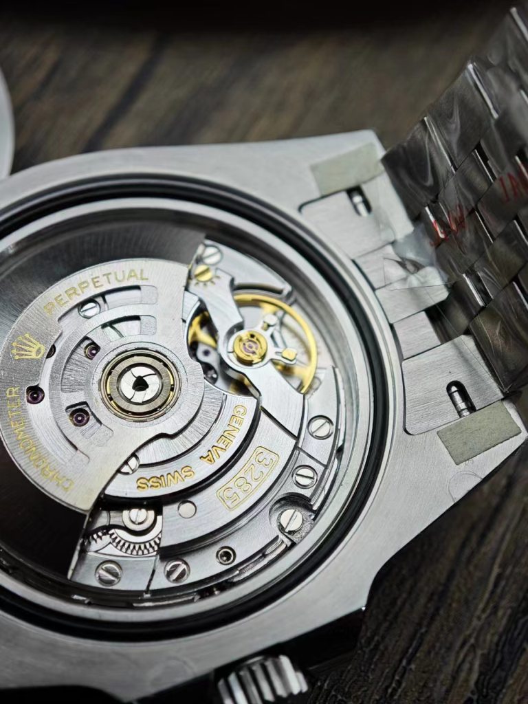 Rolex GMT-Master “Pepsi” 40mm