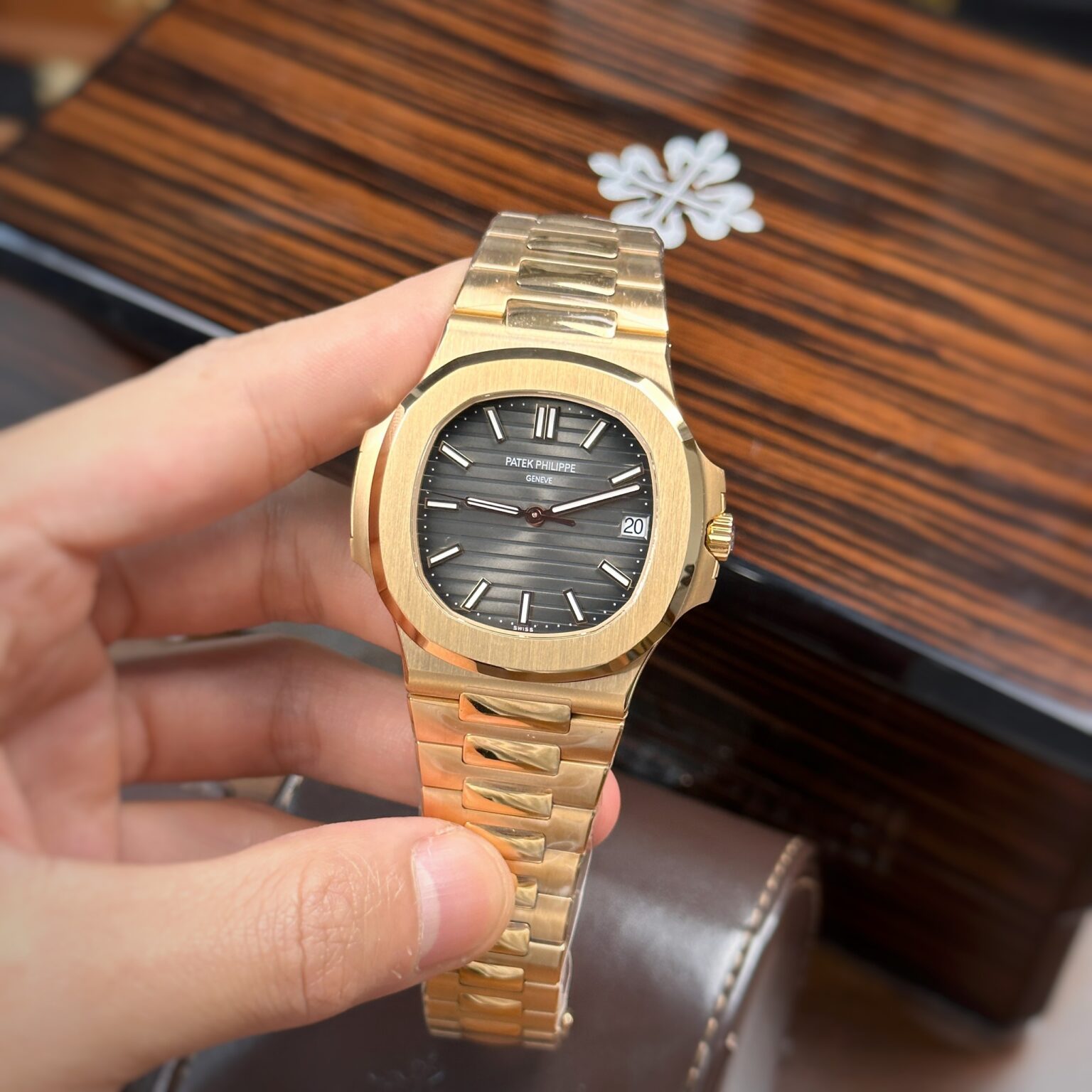 Patek Philippe Nautilus, Gold Grey Dial