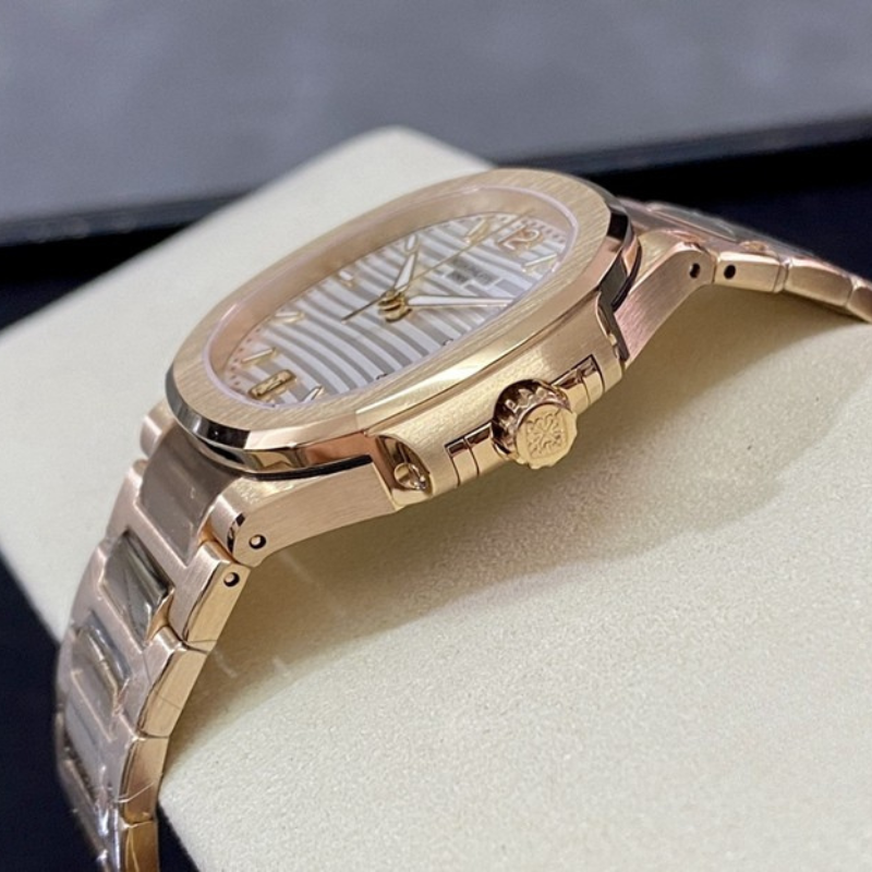 Patek Philippe Nautilus, Gold White Dial
