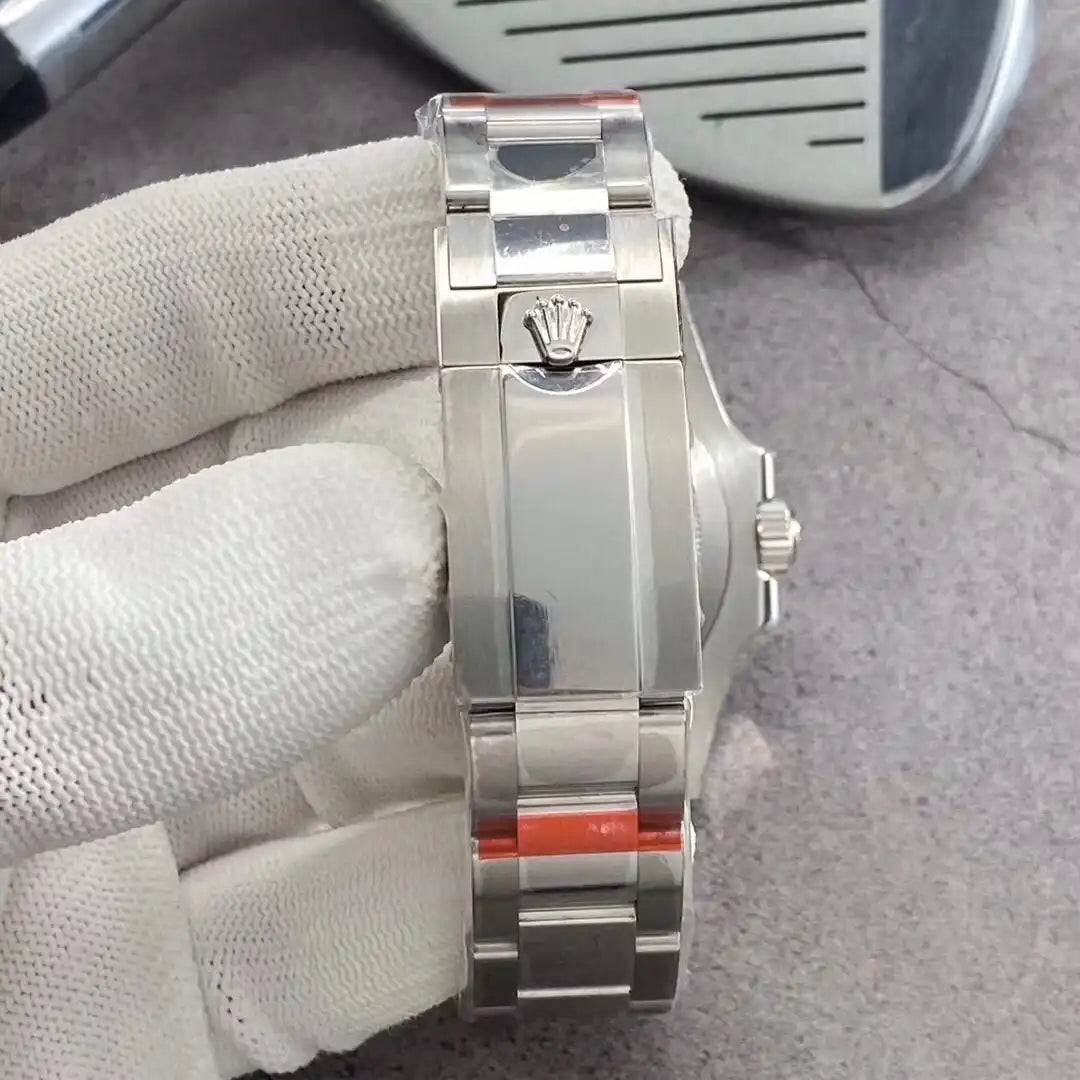 Rolex GMT-Master II “Pepsi” Oyster, 40mm